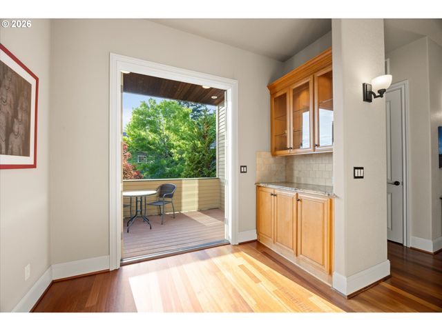 10225 Nw LANGWORTHY Ter, Portland, OR 97229