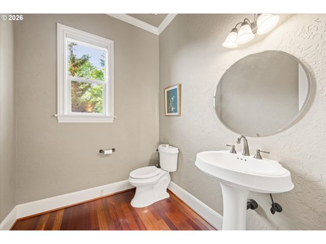 10225 Nw LANGWORTHY Ter, Portland, OR 97229
