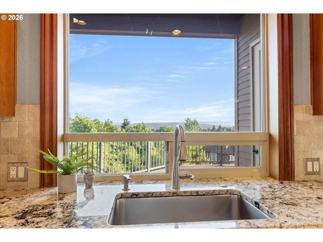 10225 Nw LANGWORTHY Ter, Portland, OR 97229