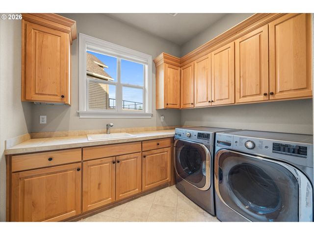 10225 Nw LANGWORTHY Ter, Portland, OR 97229