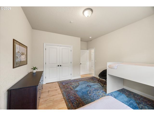 10225 Nw LANGWORTHY Ter, Portland, OR 97229