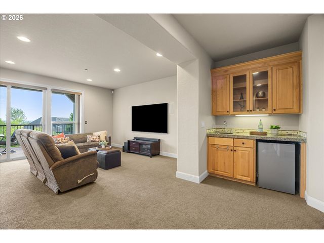 10225 Nw LANGWORTHY Ter, Portland, OR 97229