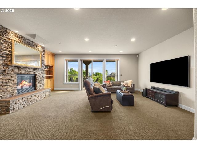 10225 Nw LANGWORTHY Ter, Portland, OR 97229
