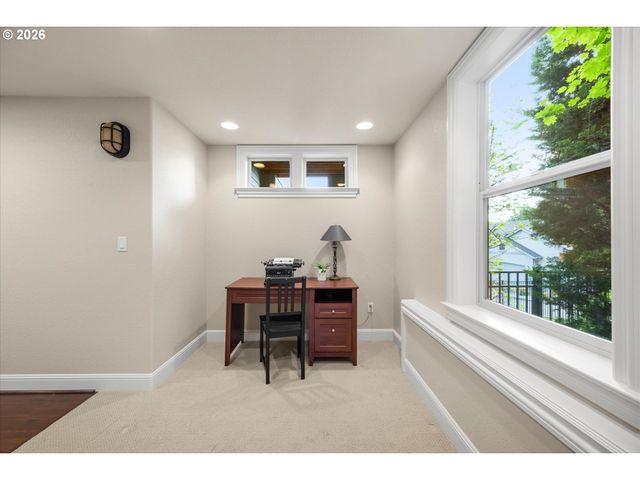 10225 Nw LANGWORTHY Ter, Portland, OR 97229