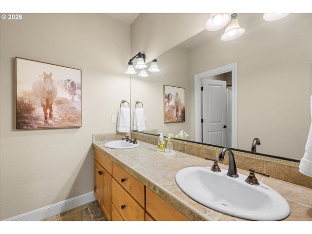 10225 Nw LANGWORTHY Ter, Portland, OR 97229