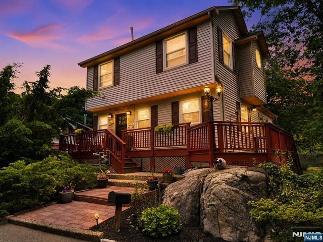 13 Oak Street, Wanaque, NJ 07420
