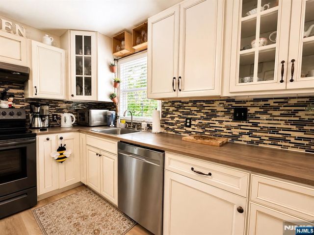 13 Oak Street, Wanaque, NJ 07420