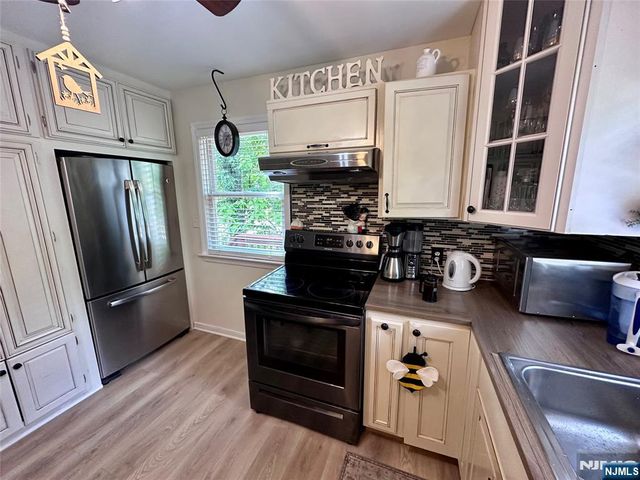 13 Oak Street, Wanaque, NJ 07420