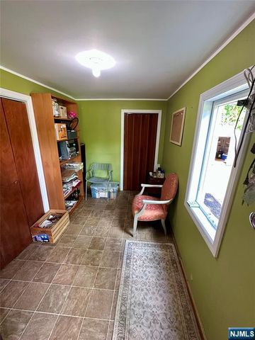 13 Oak Street, Wanaque, NJ 07420