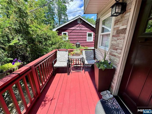 13 Oak Street, Wanaque, NJ 07420