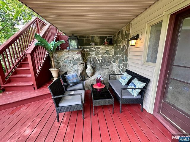 13 Oak Street, Wanaque, NJ 07420