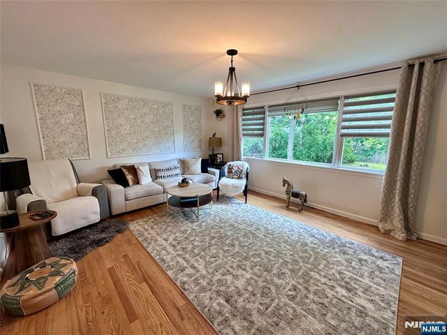 13 Oak Street, Wanaque, NJ 07420