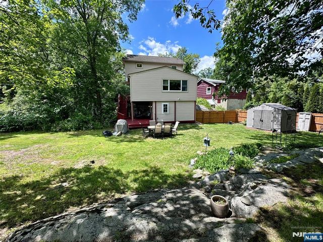 13 Oak Street, Wanaque, NJ 07420