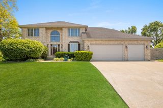 5 W Niagara Avenue, Schaumburg, IL 60193