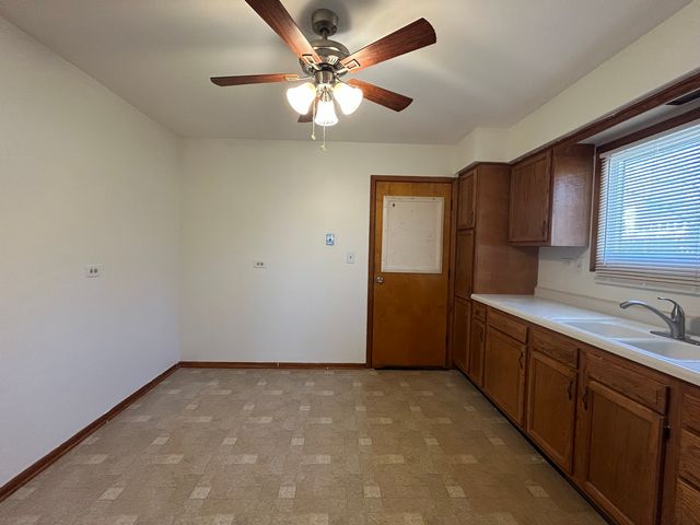 207 N LORD Avenue, Carpentersville, IL 60110