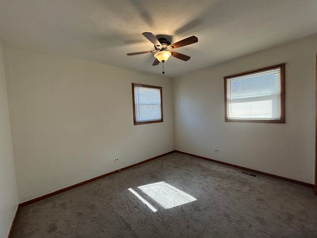 207 N LORD Avenue, Carpentersville, IL 60110