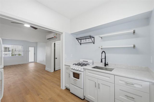 319 80th St 7, Miami Beach, FL 33141