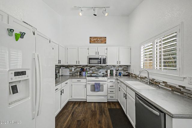 1202 W SEA BASS Court, Gilbert, AZ 85233