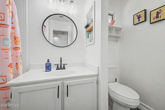1202 W SEA BASS Court, Gilbert, AZ 85233