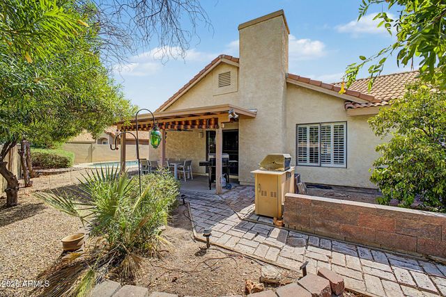 1202 W SEA BASS Court, Gilbert, AZ 85233
