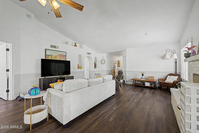 1202 W SEA BASS Court, Gilbert, AZ 85233