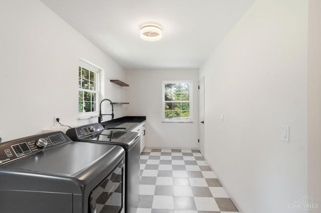 9299 Fidelis Drive, Blue Ash, OH 45242