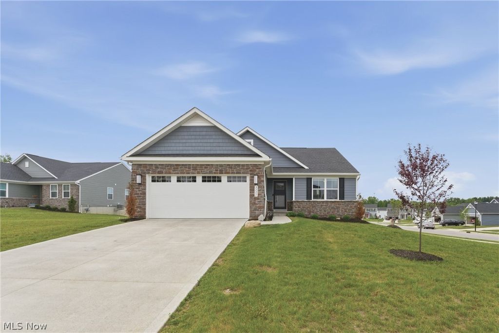 3111 Starlight Circle, Akron, OH 44312