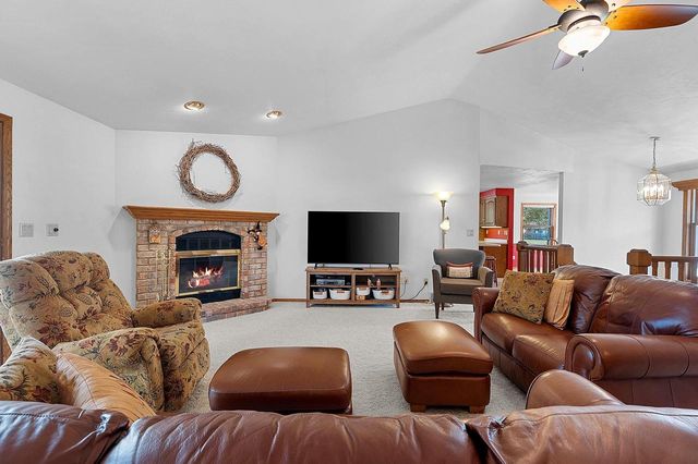 102 ACREVIEW DRIVE, De Pere, WI 54115