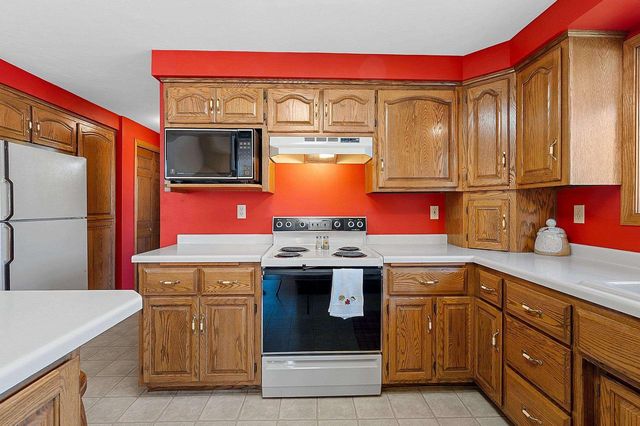 102 ACREVIEW DRIVE, De Pere, WI 54115