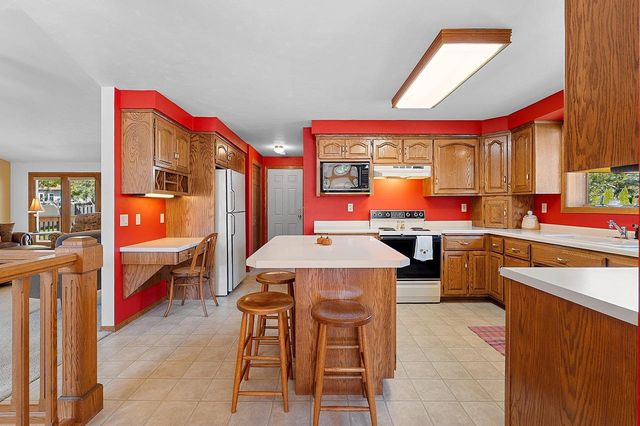 102 ACREVIEW DRIVE, De Pere, WI 54115