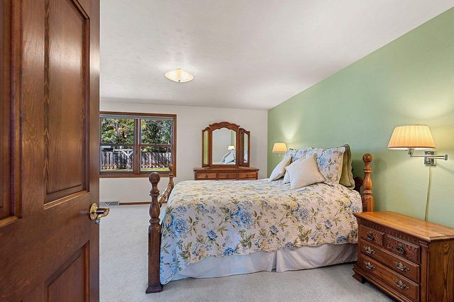 102 ACREVIEW DRIVE, De Pere, WI 54115