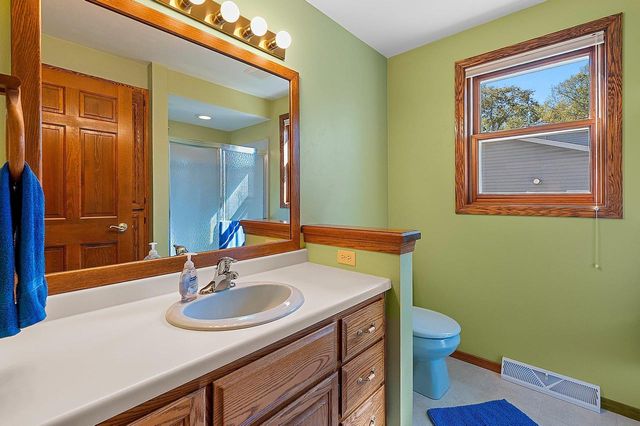 102 ACREVIEW DRIVE, De Pere, WI 54115
