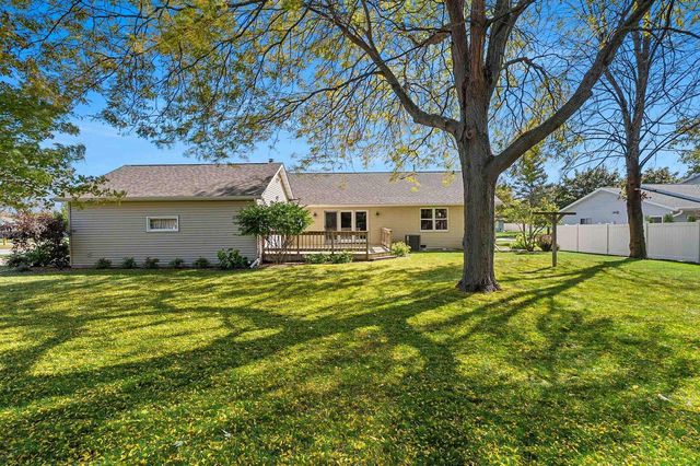 102 ACREVIEW DRIVE, De Pere, WI 54115