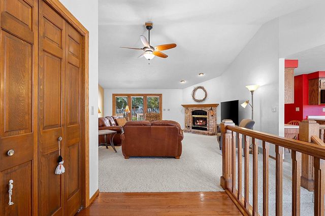 102 ACREVIEW DRIVE, De Pere, WI 54115