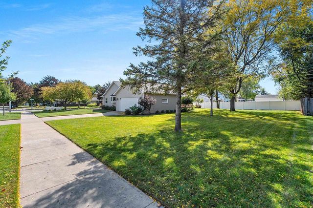 102 ACREVIEW DRIVE, De Pere, WI 54115