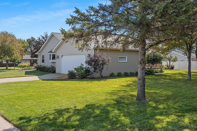 102 ACREVIEW DRIVE, De Pere, WI 54115