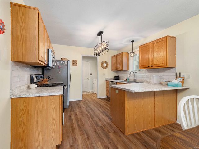 9023 Falcons Run, Fort Wayne, IN 46825