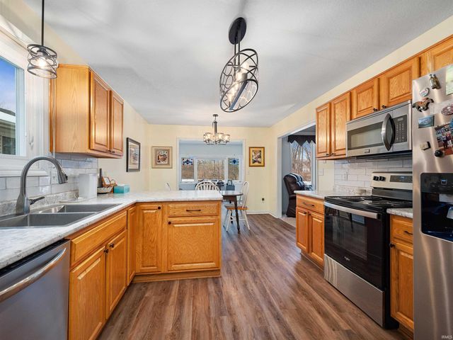 9023 Falcons Run, Fort Wayne, IN 46825