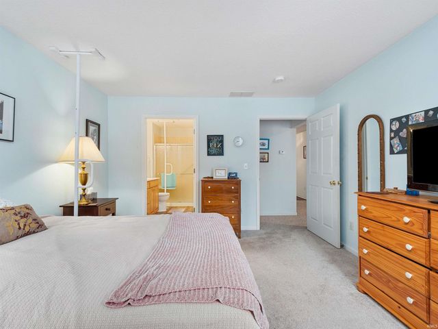 9023 Falcons Run, Fort Wayne, IN 46825