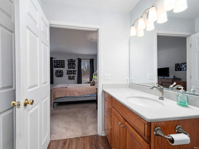 9023 Falcons Run, Fort Wayne, IN 46825