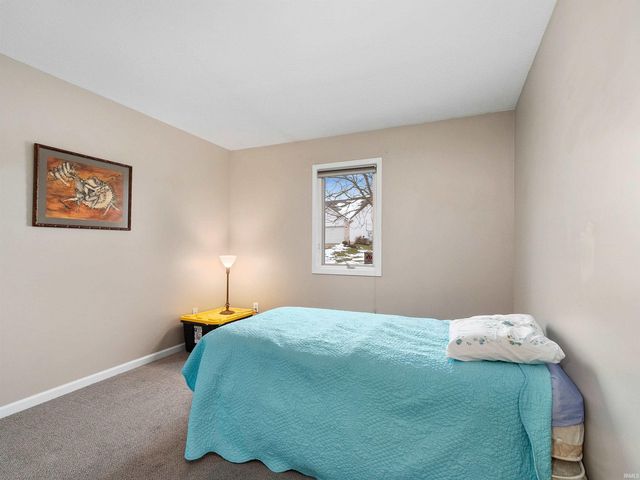 9023 Falcons Run, Fort Wayne, IN 46825