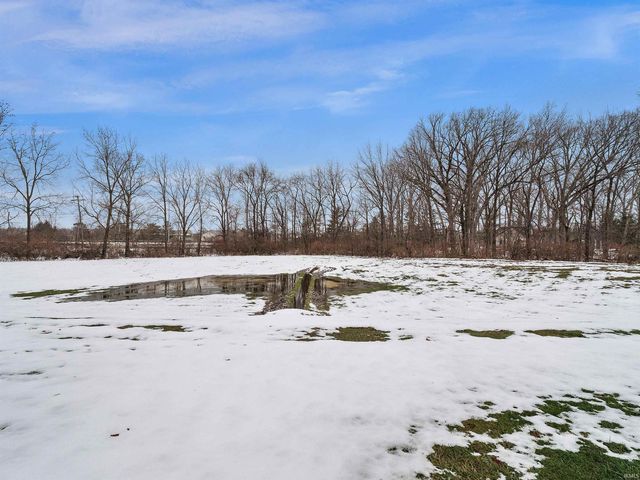 9023 Falcons Run, Fort Wayne, IN 46825