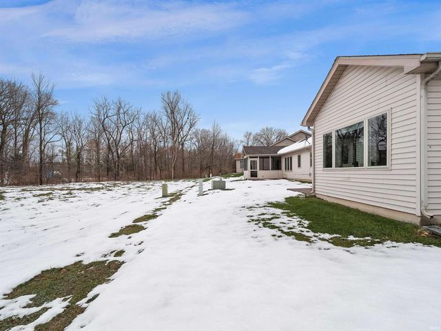 9023 Falcons Run, Fort Wayne, IN 46825