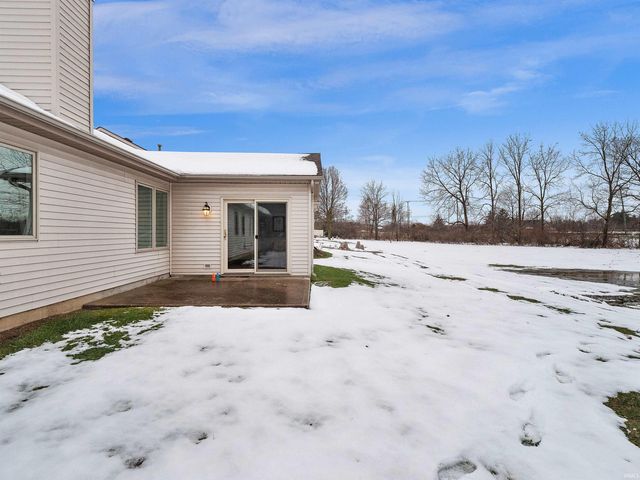 9023 Falcons Run, Fort Wayne, IN 46825