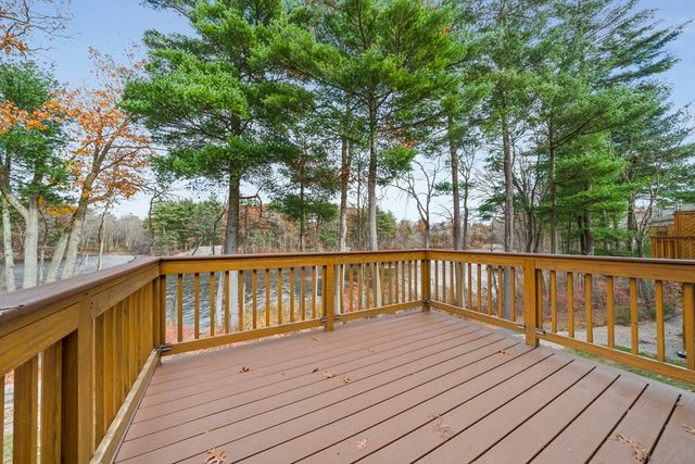 33 Kelly Way 33, Canton, MA 02021