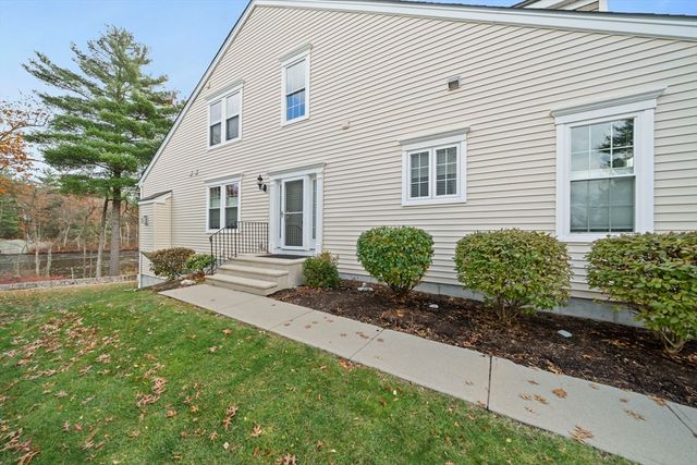 33 Kelly Way 33, Canton, MA 02021