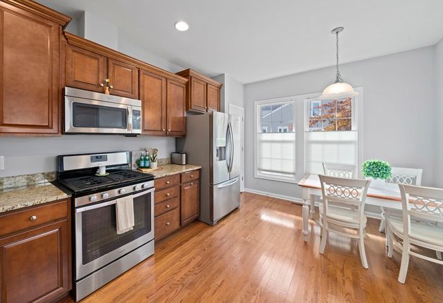 33 Kelly Way 33, Canton, MA 02021