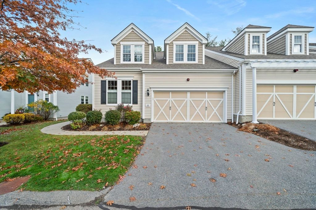 33 Kelly Way 33, Canton, MA 02021