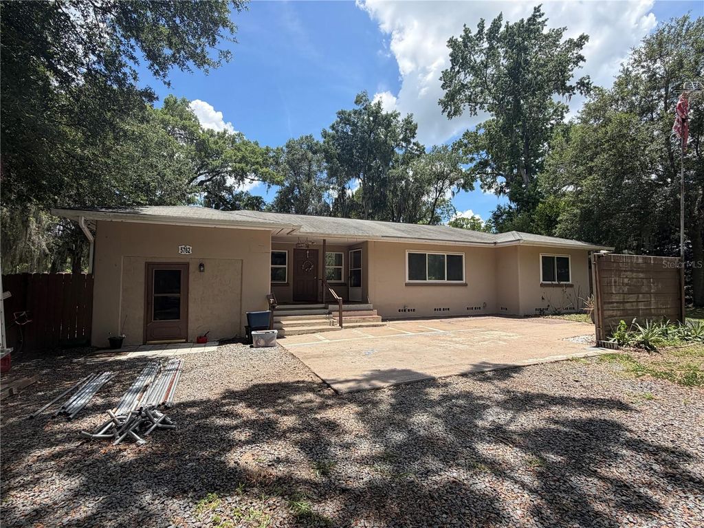 5762 S AGNEW ROAD, Belleview, FL 34420