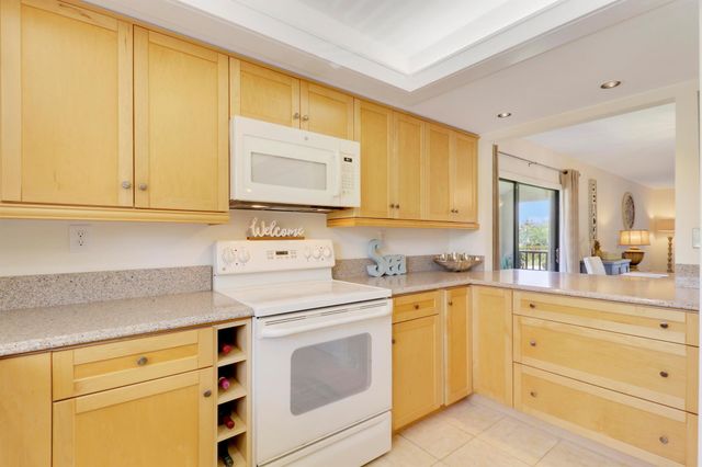 304 Clubhouse Circle, Jupiter, FL 33477